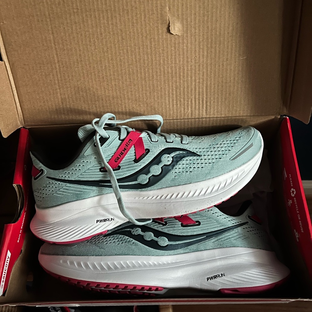Saucony Women's Sneakers - Light Gray and Pink